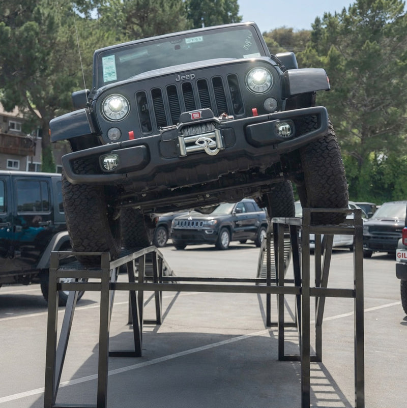 Load image into Gallery viewer, 48" x 36" Side Tilt Level Vehicle Display Ramp