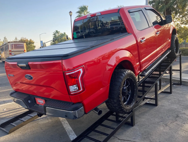 Load image into Gallery viewer, 48" Incline Car Display Ramp