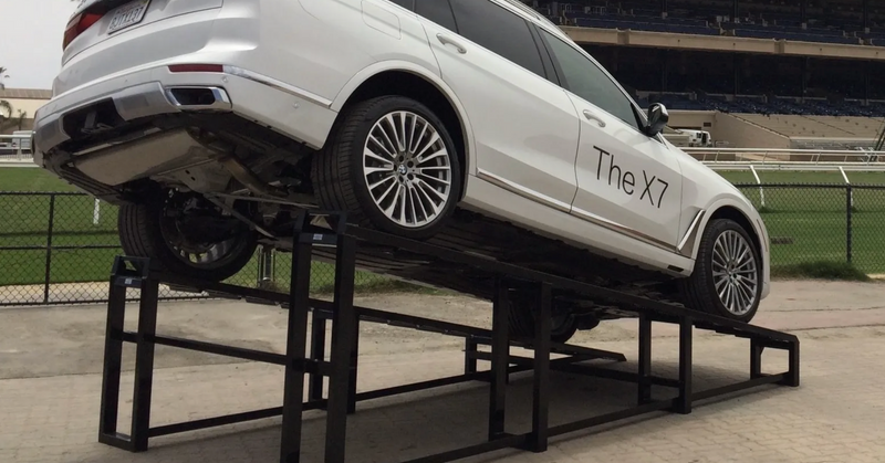 Load image into Gallery viewer, 48" X 36"" Side Tilt Incline Vehicle Display Ramp