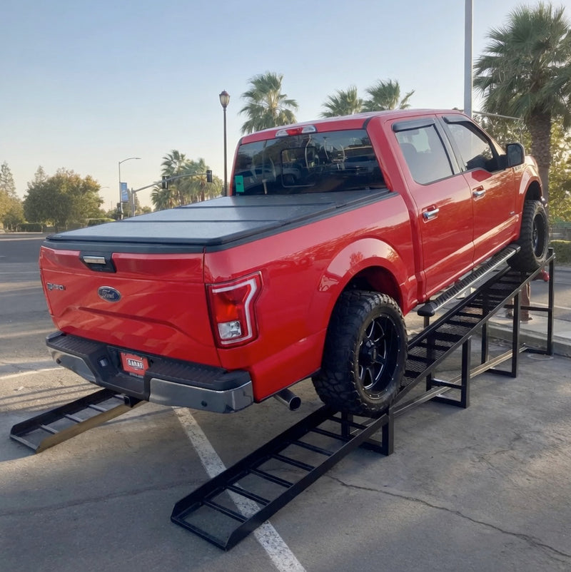 Load image into Gallery viewer, 48" Incline Vehicle Display Ramp
