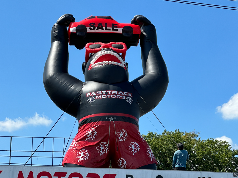 Load image into Gallery viewer, Giant Inflatable Gorilla
