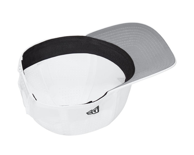 Load image into Gallery viewer, New Era® 9SEVENTY® Perforated Snapback Cap
